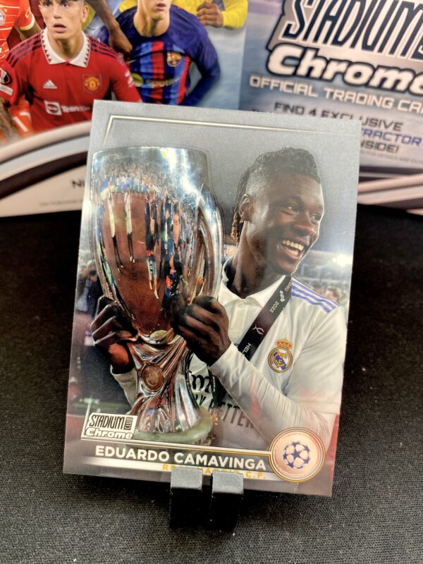 EDUARDO CAMAVINGA >> BASE (N.67)- Stadium Club Chrome 2022/23