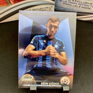 EDIN DZEKO >> BASE (N.94)- Stadium Club Chrome 2022/23